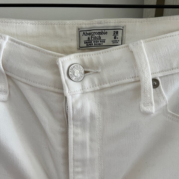 White high waisted Abercrombie Jeans - Picture 3 of 4